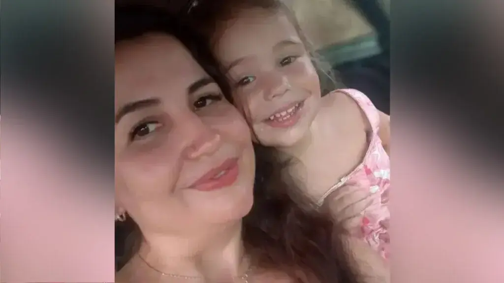 Mãe e filha morrem após carro cair em rio no Paraná