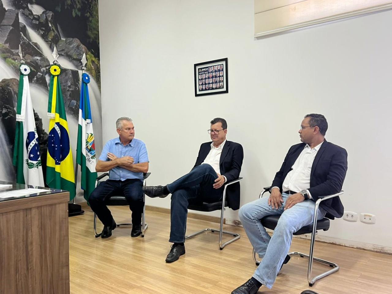 Pastores da Assembleia de Deus visitam gabinete do prefeito em Faxinal