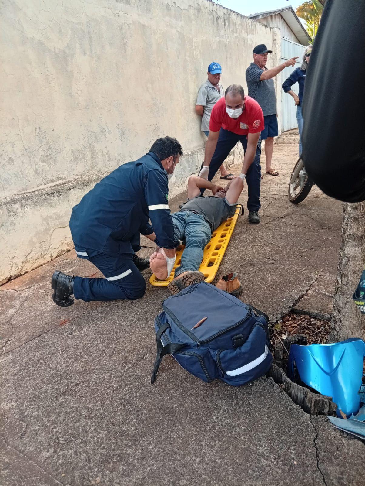 Acidente de moto em Faxinal deixa um ferido com fratura na perna