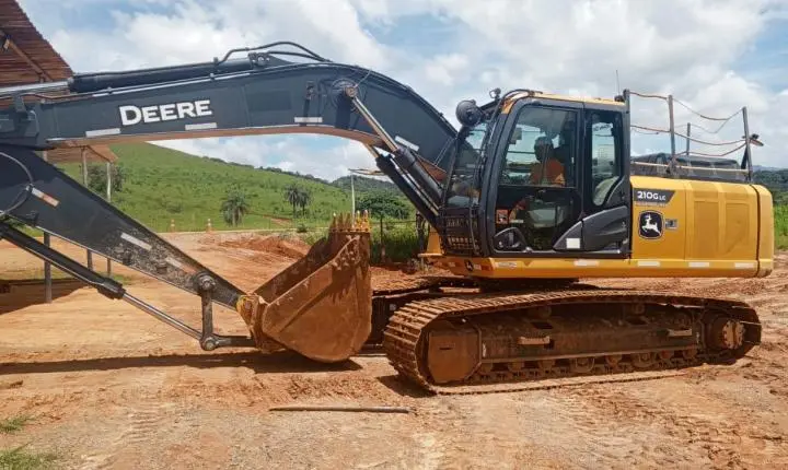 Furto de baterias paralisa escavadeira em Jardim Alegre