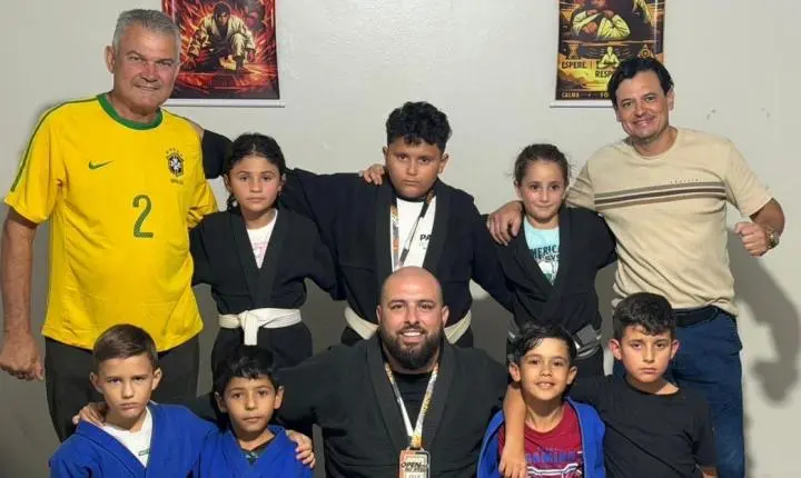 Prefeito Hermes Santa Rosa visita Studio de Jiu-Jitsu DOJO 247 MSBJJ e parabeniza atletas destaques em competição